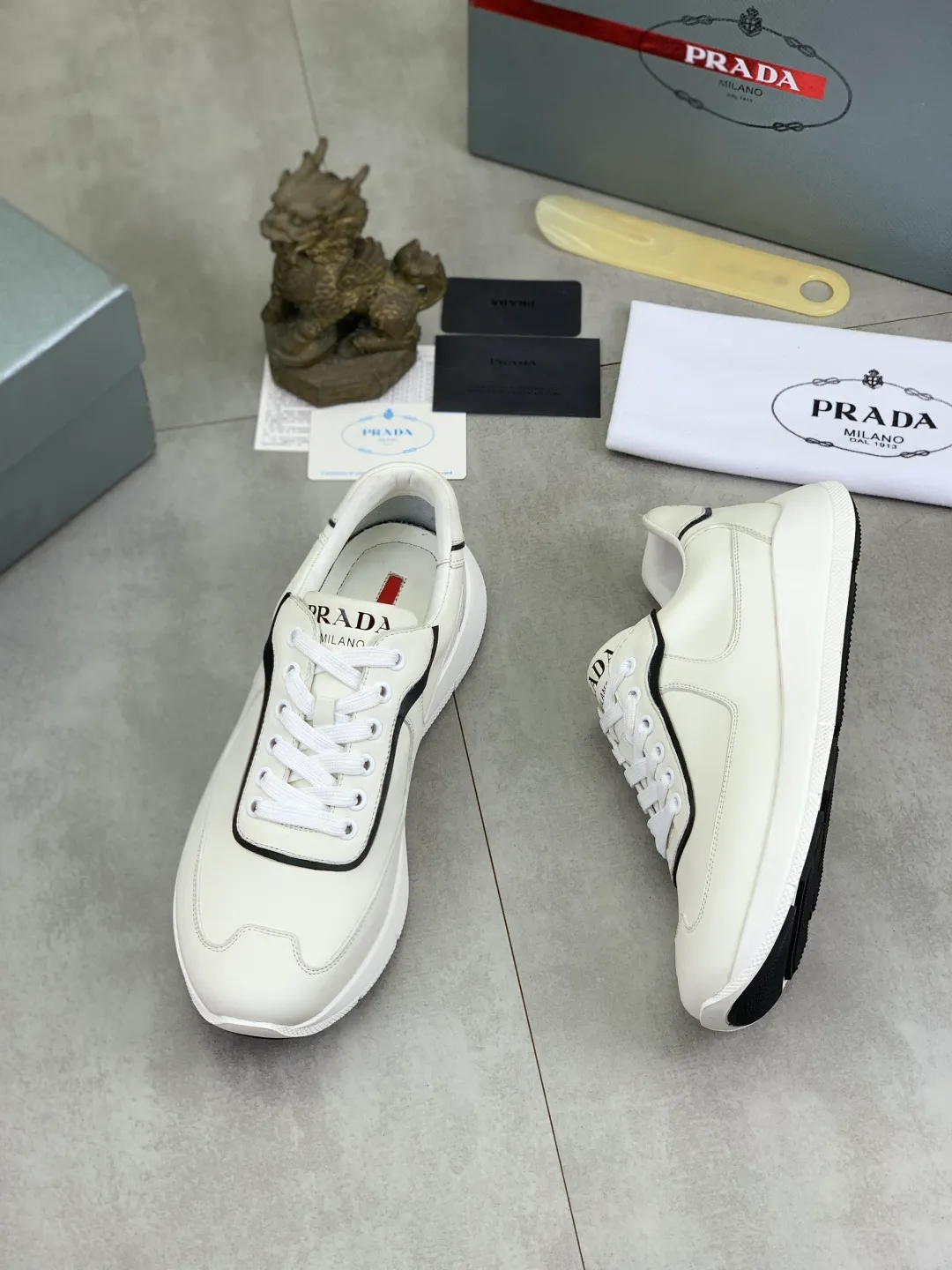 Men's men's shoes💰P600💰【New style】Top quality, classic popular models on the official website, timeless for a century,🆘 The trendy brand (Prada) mainly promotes popular models, avant-garde and versatile fashionable men's shoes, private version molding, cowhide surface splicing 1:1 oil edge processing... fashionable and simple, original imported cowhide interior cowhide feet; the atmosphere and personality are more fashionable, eye-catching and pursuing class. It will subvert old ideas and be a must-have for fashionistas who want to spend time with you! Must keep it! High-end comfort, high-end quality workmanship. Size: 38-44 4️⃣ colors available. full package